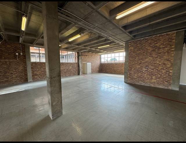 1,245M² WAREHOUSE TO LET IN WYNBERG